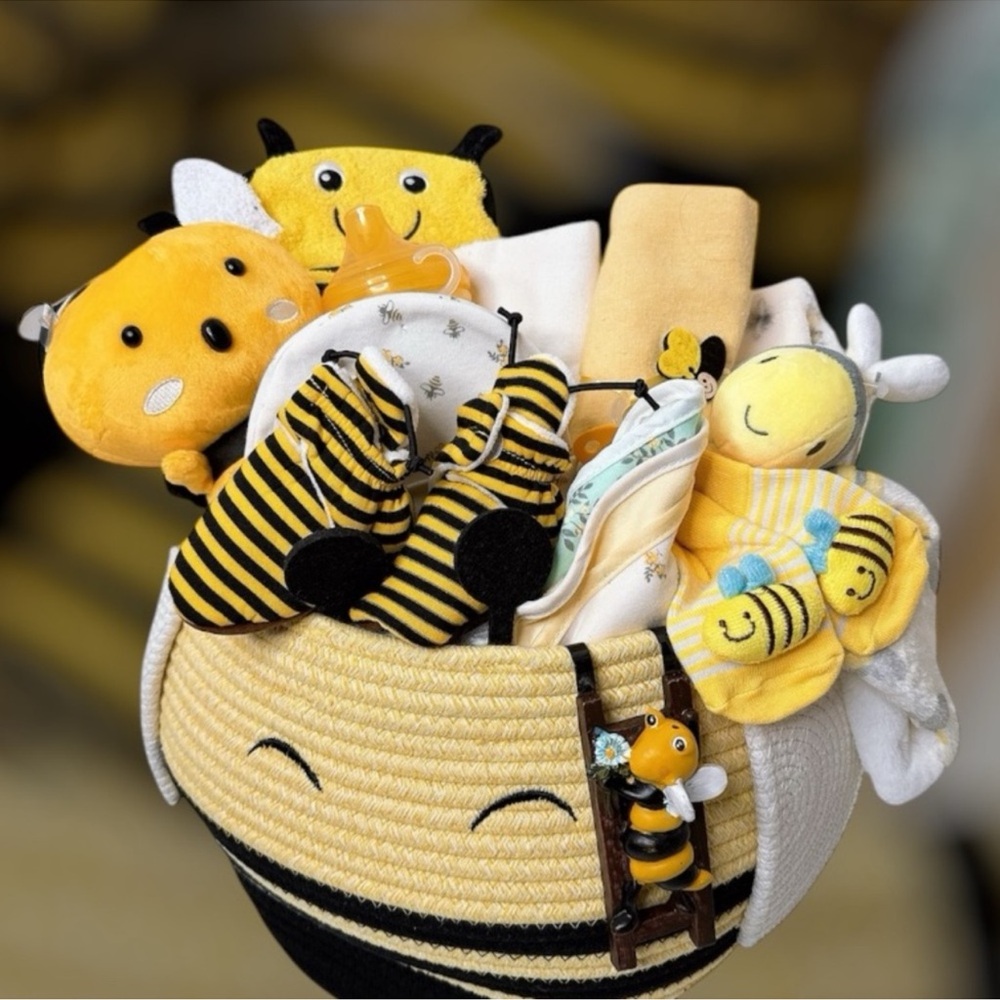 Baby Bee Unisex Gift Basket, Baby shower gift